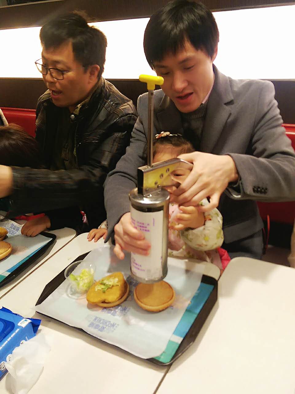 NYC紐約國(guó)際上海仲盛中心：【活動(dòng)回顧】麥當(dāng)勞漢堡之旅