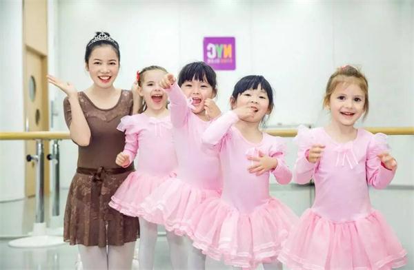 NYC紐約國(guó)際早教芭蕾舞課為孩子開啟一扇通往舞蹈世界的大門