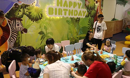 NYC紐約國(guó)際溫州鹿城早教中心6月寶寶生日會(huì)