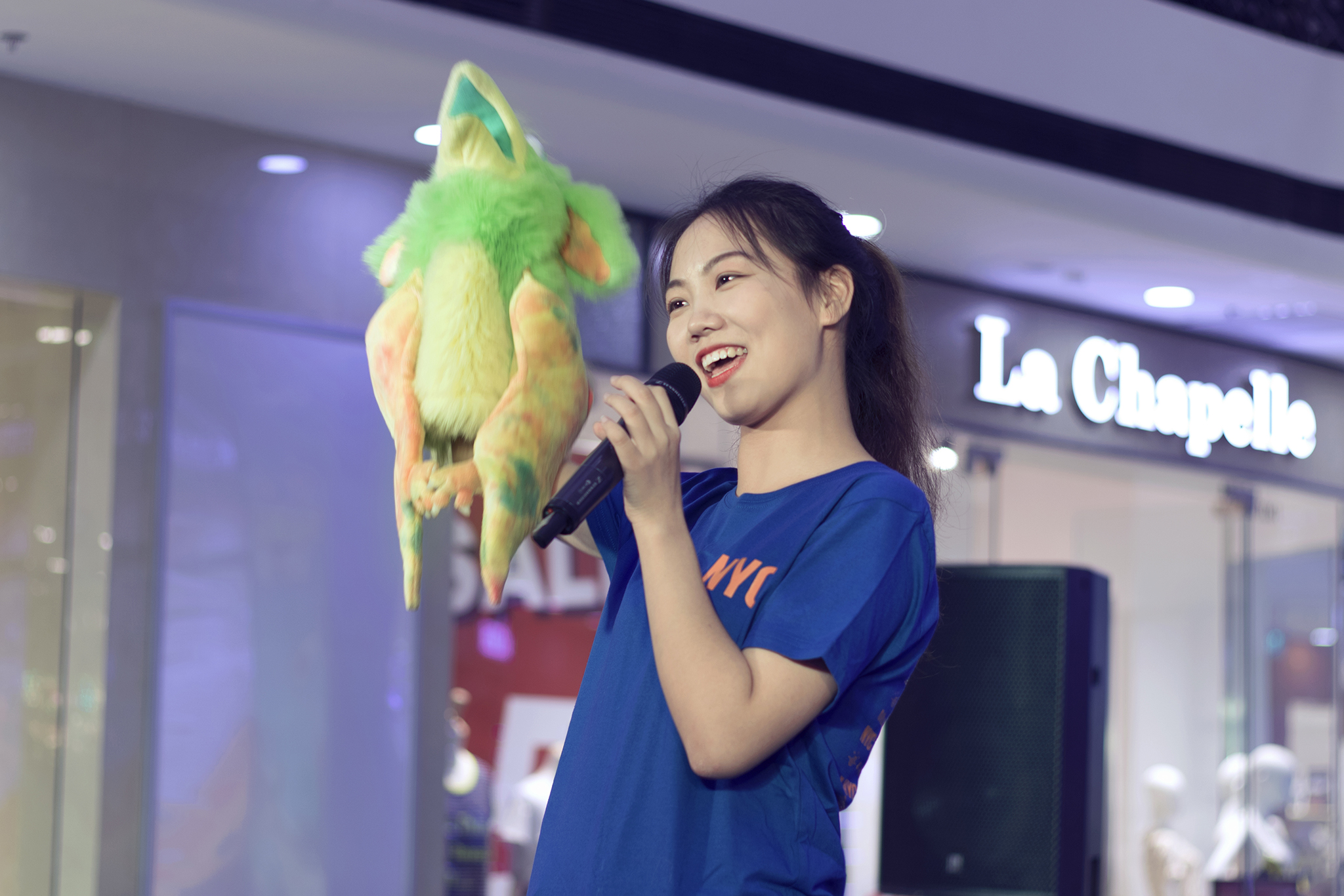 NYC湖州梅地亞早教中心音樂(lè)小分隊(duì)突襲湖州萬(wàn)達(dá)