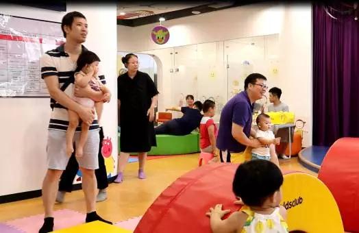 NYC紐約國際武漢1818早教中心：【活動(dòng)預(yù)告】超級(jí)萌寶爬爬賽，更好玩更有趣！