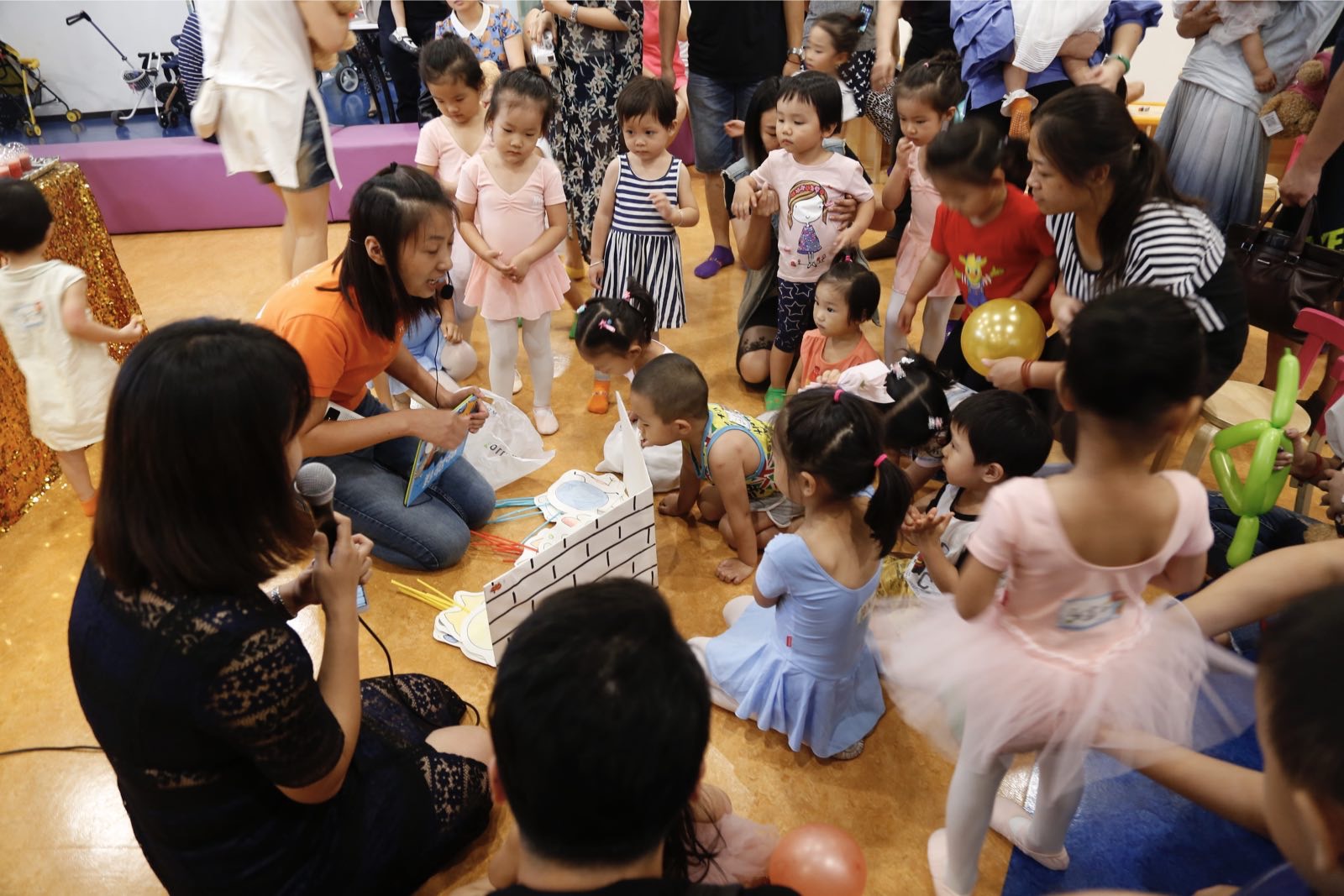 NYC紐約國(guó)際天津彩悅城早教中心NYC彩悅城中心周年慶回顧