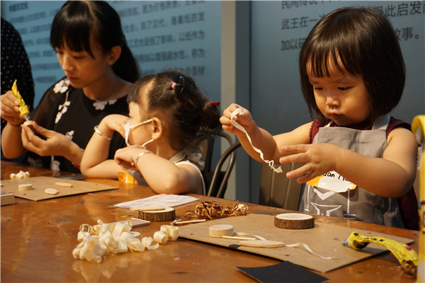 NYC紐約國際杭州遠(yuǎn)洋樂堤港早教中心小小木工藝術(shù)貼畫回顧