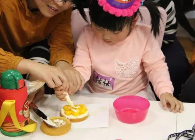 NYC紐約國際成都銀泰城早教中心2018新年1月生日會預(yù)告