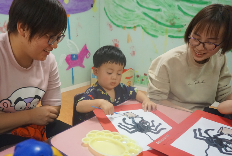 NYC紐約國際早教邯鄲連城早教中心：【活動回顧】職業(yè)體驗(yàn)星巴克小小咖啡師