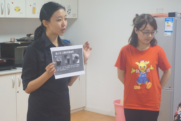 NYC紐約國際早教邯鄲連城早教中心：【活動回顧】職業(yè)體驗(yàn)星巴克小小咖啡師