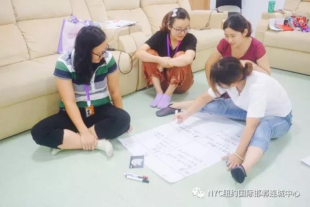 家長學院還有正面管教工作坊，給家長專業(yè)的育兒指導