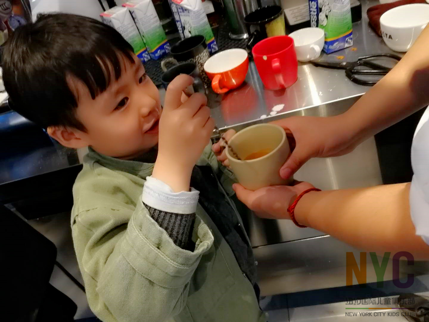 NYC蘭州早教心活動回顧小小咖啡師”母親節(jié)活動結(jié)束