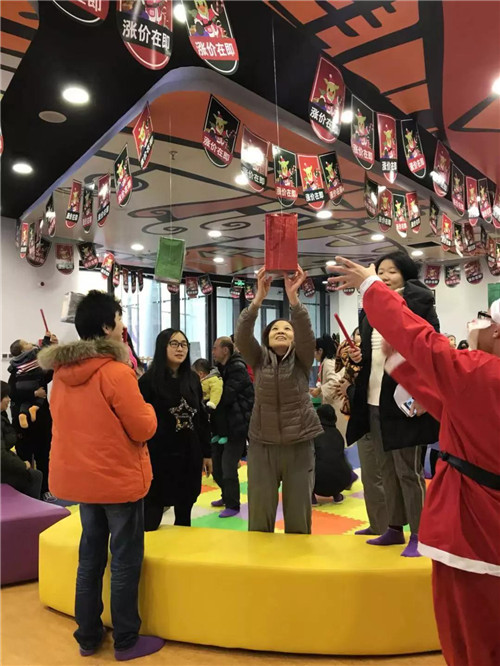 NYC紐約國(guó)際成都早教中心圣誕狂歡夜Party回顧