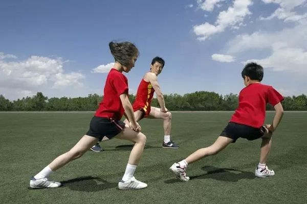 孩子做運(yùn)動