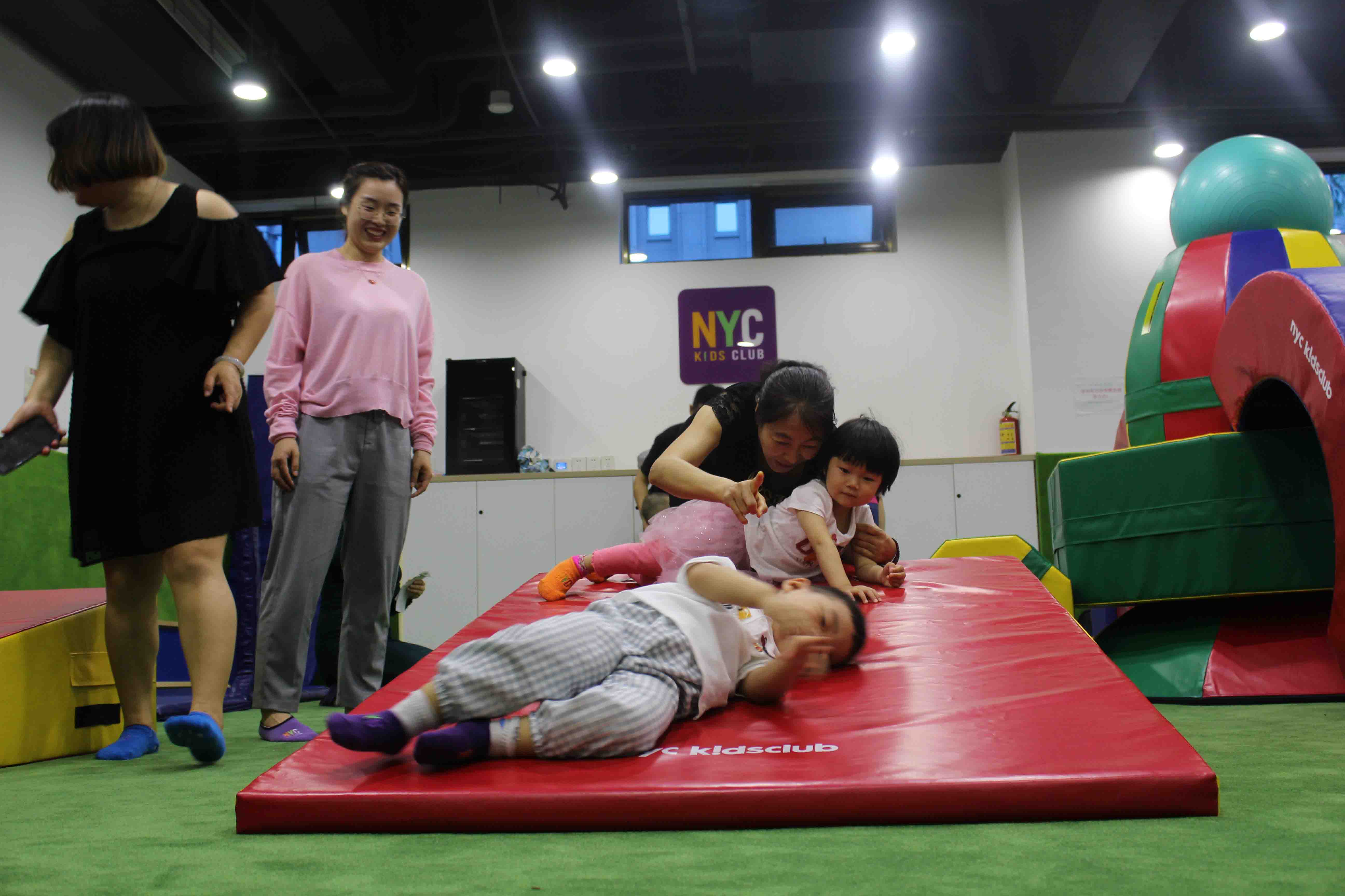 NYC紐約國(guó)際平谷早教中心：童心同行，繽紛六一嘉年華活動(dòng)回顧