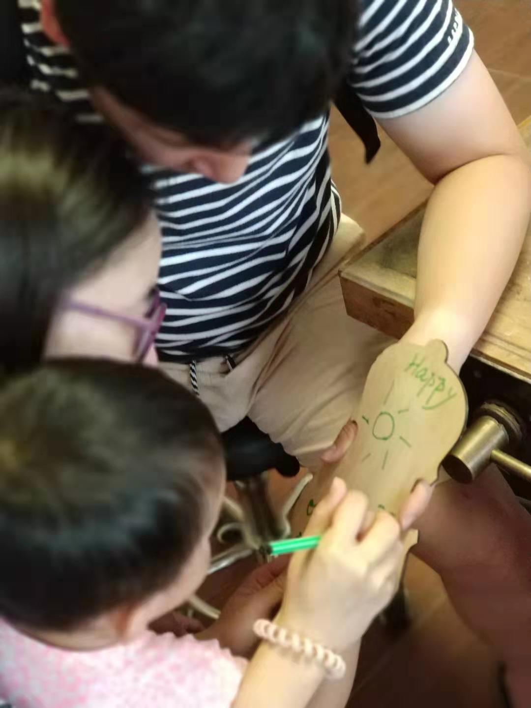 NYC紐約國際兒童俱樂部平谷早教中心：《探秘愛“琴”?！坊仡? /> 
</p>
<p style=